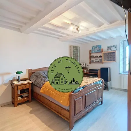 Gite La Normande Situe A 15Mn D'Omaha Beach-Animaux Acceptes-Terrain Clos-Aucuns Voisins Holiday home *