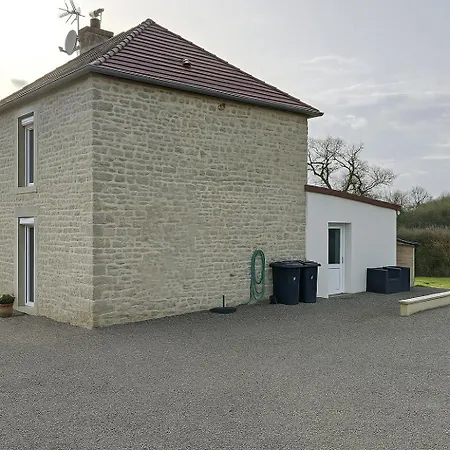 Holiday home Gite La Normande Situe A 15Mn D'Omaha Beach-Animaux Acceptes-Terrain Clos-Aucuns Voisins *